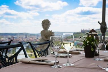 Schlosshotel Steinburg