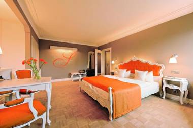Schlosshotel Steinburg
