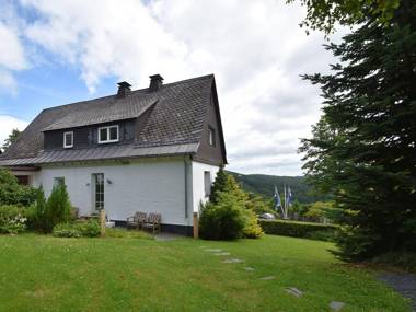 Spacious Cottage in Neuastenberg Sauerland near Ski Area