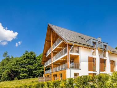 Spacious modern apartment ten minutes walk from the centre