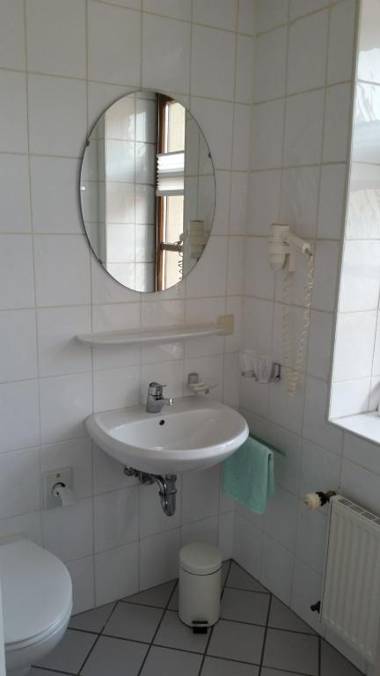 Linde Restaurant & Hotel