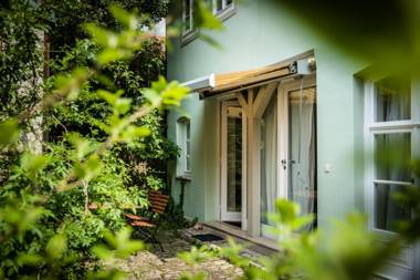 "goethezimmer" Ferienwohnungen an der Ilmbrücke