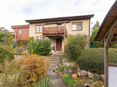Cozy Apartment near the Sea in Warin