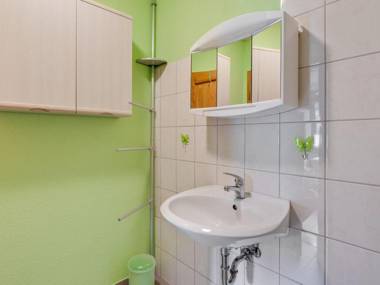 Cozy Apartment near the Sea in Warin