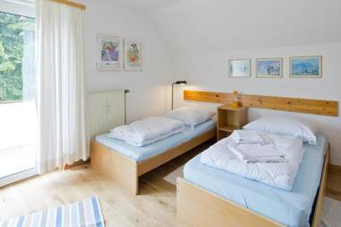 Gemutliche 93m2Fewo mit 2 Schlafzimmern und seitlichem Seeblick vom Balkon