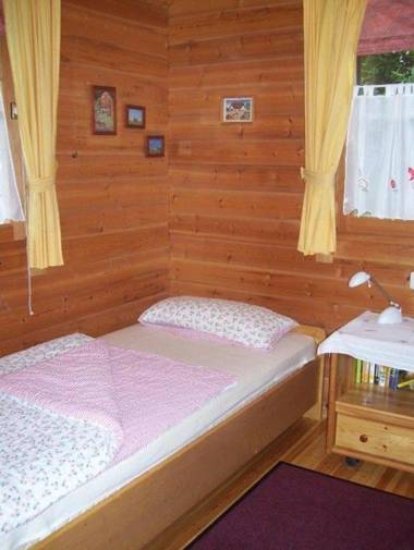 Komfortables-Ferienblockhaus-Nr-27-56-qm-bis-4-Personen-Viechtach-Jaegerpark