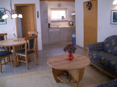 Detached single-storey bungalow with south-facing terrace