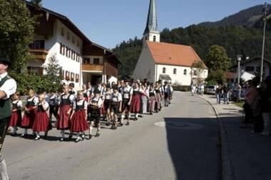 FEWO-IN-UNTERWOeSSEN-CHIEMGAU-OBERBAYERN