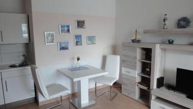 FEWO-fuer-2-Pers-Hafenblick-2-Ueckermuende-Stettiner-Haff-Ostsee-direkt-Yachthafen