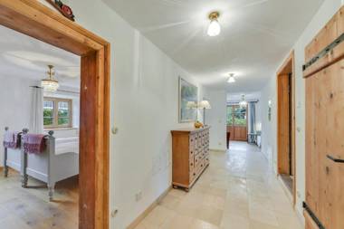 Ferienwohnung Rote Res Alte Gendarmerie Übersee