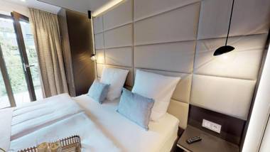 White Pearl Apartment 1.02