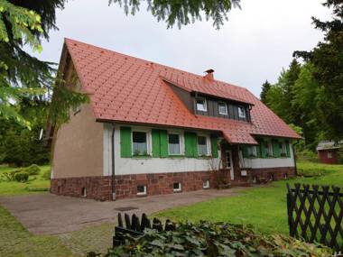 Modern Apartment in Tabarz/Thüringer Wald with Garden