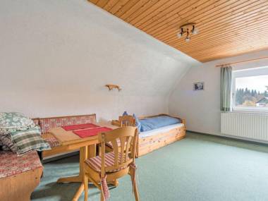 Modern Apartment in Tabarz/Thüringer Wald with Garden