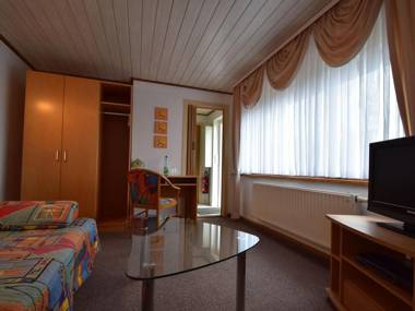 Charming Bungalow in Tabarz/Thüringer Wald with Garden"