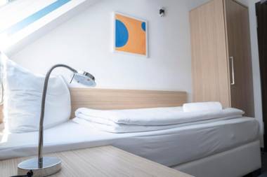 Alpha & Omega Hotel - airconditioned