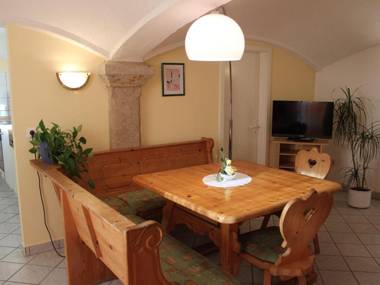 Comfy Apartment in Weißig with Garden