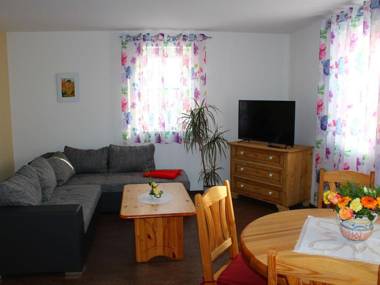 Cosy Apartment in Weißig with Garden