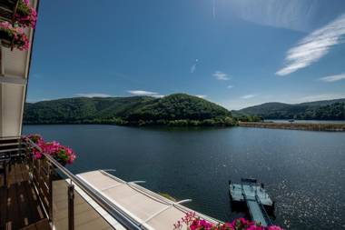 Garni Hotel Café Henn