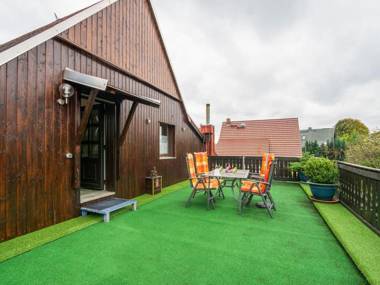 Cozy Apartment in Lichtenhain with Garden