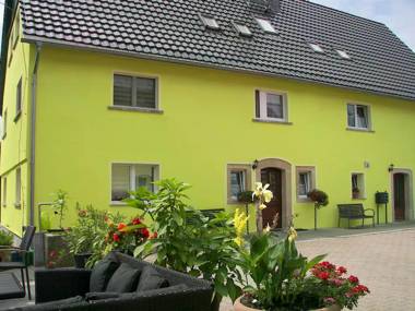 Large holiday home - two living areas quiet location big garden grilling area