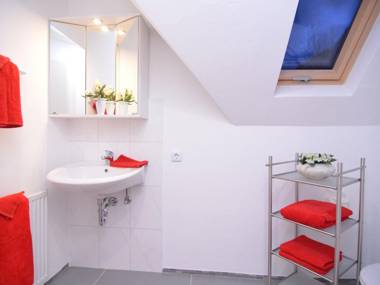 Complete holiday house consisting of five units in a quiet idyllic setting