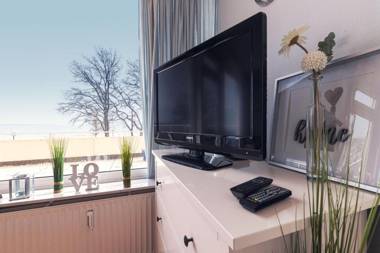 STR-107-·-Strandallee-124-Seeblick