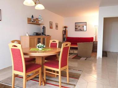 H5-57-Hanseat-Seeblick-und-Aussenschwimmbad