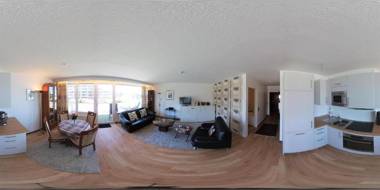 TER-215-Terrassenhuegel-Seeblick