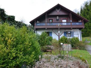 Beautiful holiday home with private sauna near the Ilztal nature reserve