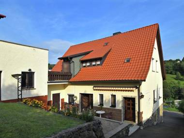 Lovely holiday home in the Thuringian Forest with roof terrace and great view