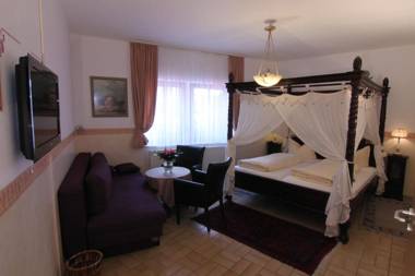 Kreuzerhof Hotel Garni