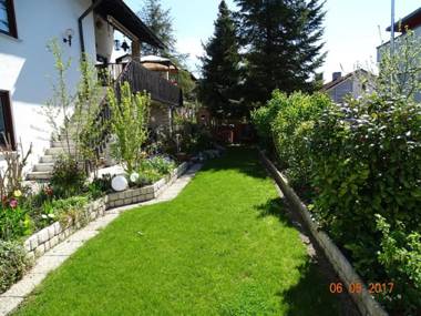 Ferienwohnung am sonnigen Hang