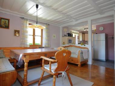 Modern Holiday Home in Prunn near Lake