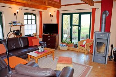 Ferienhaus mit Kamin auf dem Bauer