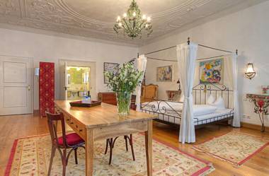 Hotel Orphée - Großes Haus