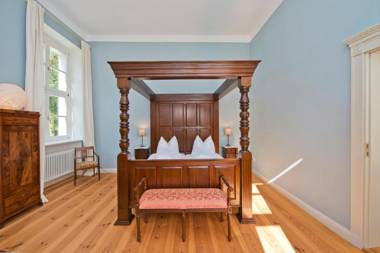 Schloss Retzow Apartments