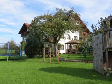 Drei-Mädelhaus Ambs Wohnung 2