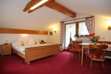 Haus am Reschenberg Ferienwohnungen