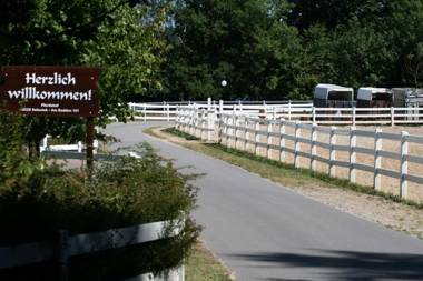 STöRTEBEKER APPARTEMENTS - "STöRTEBEKER PFERDEHOF"