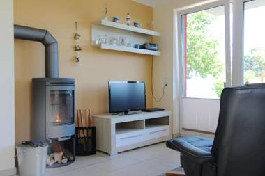 Haus Boddenblick FeWo im Erdgeschoss in Neuendorf