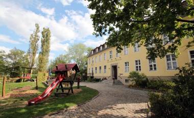 Familien- und Freizeithotel Gutshaus Petkus