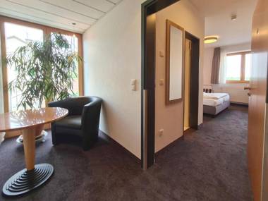 Hotel am Hachinger Bach by Blattl