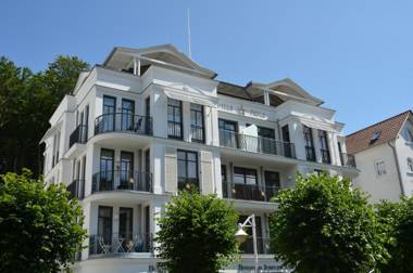 Villa "Paula" F501 WG 01 "Findling" strandnah mit Kamin Terrasse Balkon