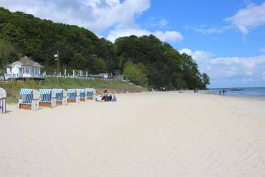 Baabe Villen Ensemble FeWo 13 Stra