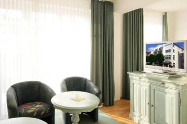 Haus Jahreszeiten by Rujana