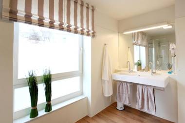 Min Hüsung by Rujana