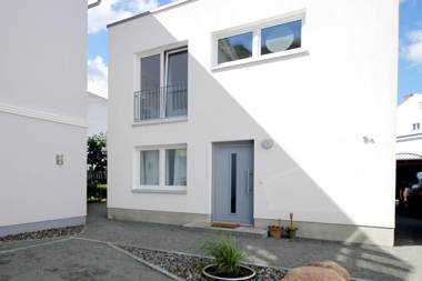 Haus Putbus by Rujana