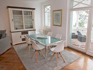 Villa Strandburg F 409 WG 10 mit Balkon und Meerblick