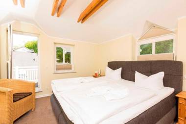 Villa Strandeck - Ferienwohnungen direkt am Strand