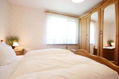 Bungalow am Schmachter See by Rujana